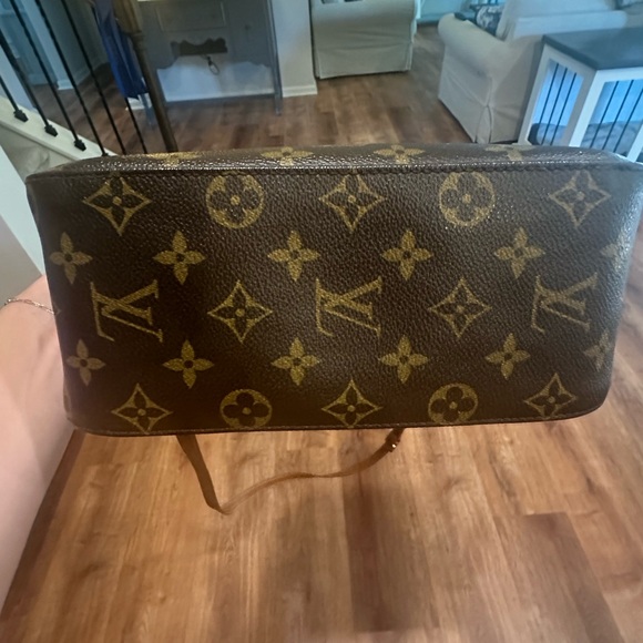 Louis Vuitton Looping MM - Picture 12 of 14